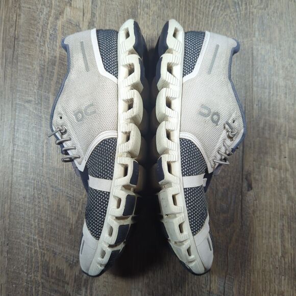 On Running Athletic Shoes in Black and Gray - Picture 9 of 12